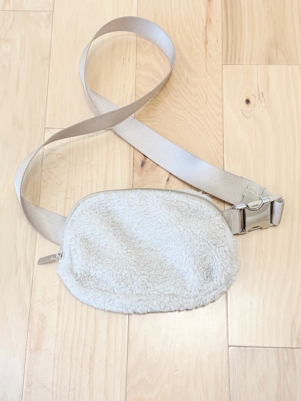 Lululemon Everywhere Belt Bag Sherpa